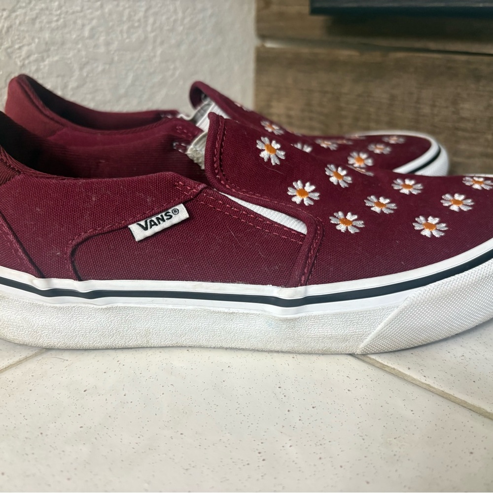 Vans - Picture 2 of 5